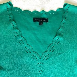 Kelly green Banana Republic sleeveless top size M